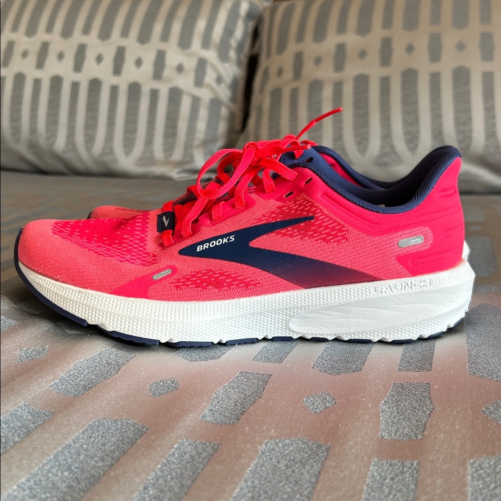 Brooks Running Shoes - Picture 2 of 4